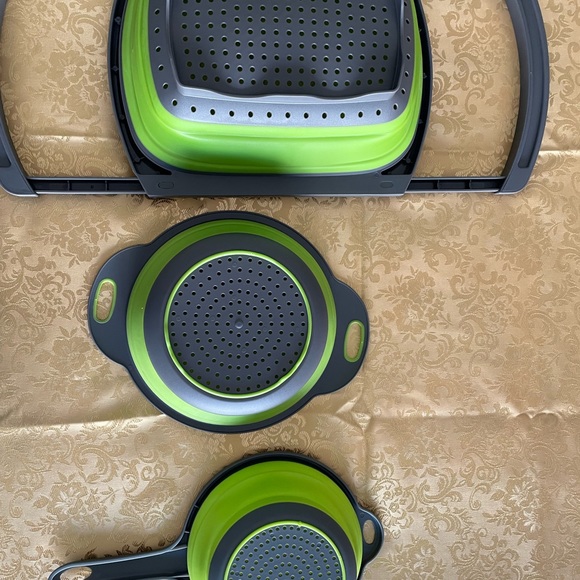 3 NWOT 3 collapsable Colanders - Picture 1 of 13